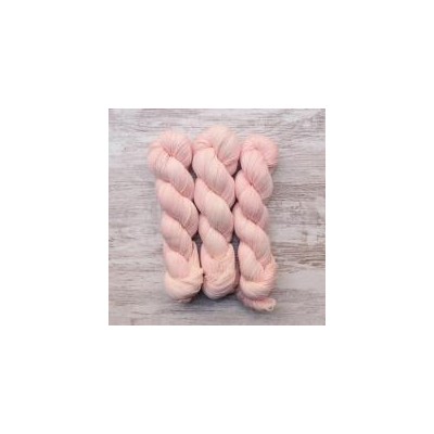 1668 Lana Merino - Kitten Pale Rose 1668 Lana Merino - Kitten Pale Rose