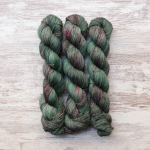 63 Lana Merino - Kitten Rose Leaves 63 Lana Merino - Kitten Rose Leaves